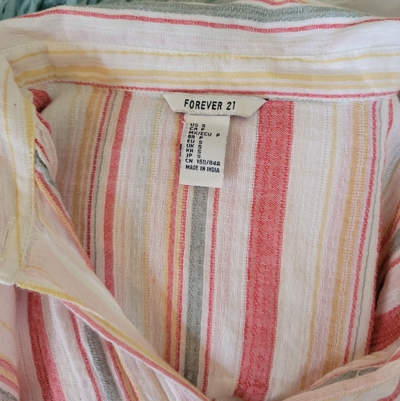 Forever 21 | Tie button down crop top - Picture 4 of 4